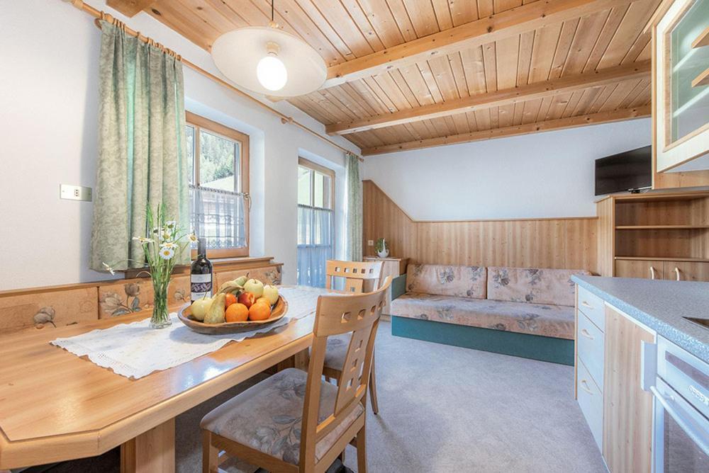 Apartamento Kradorferhof Santa Maddalena in Casies Habitación foto