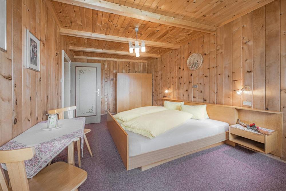 Apartamento Kradorferhof Santa Maddalena in Casies Habitación foto